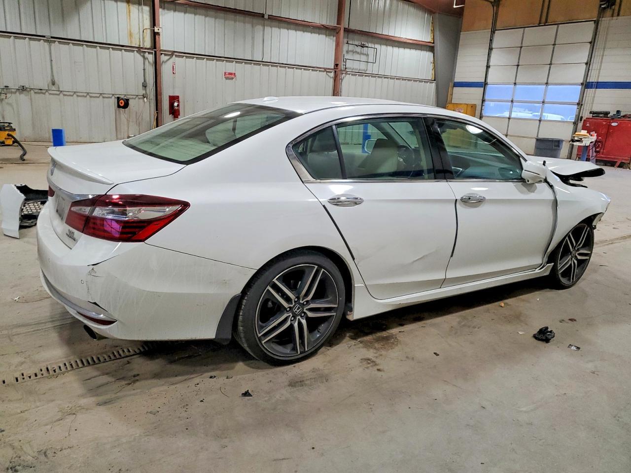 2017 HONDA ACCORD