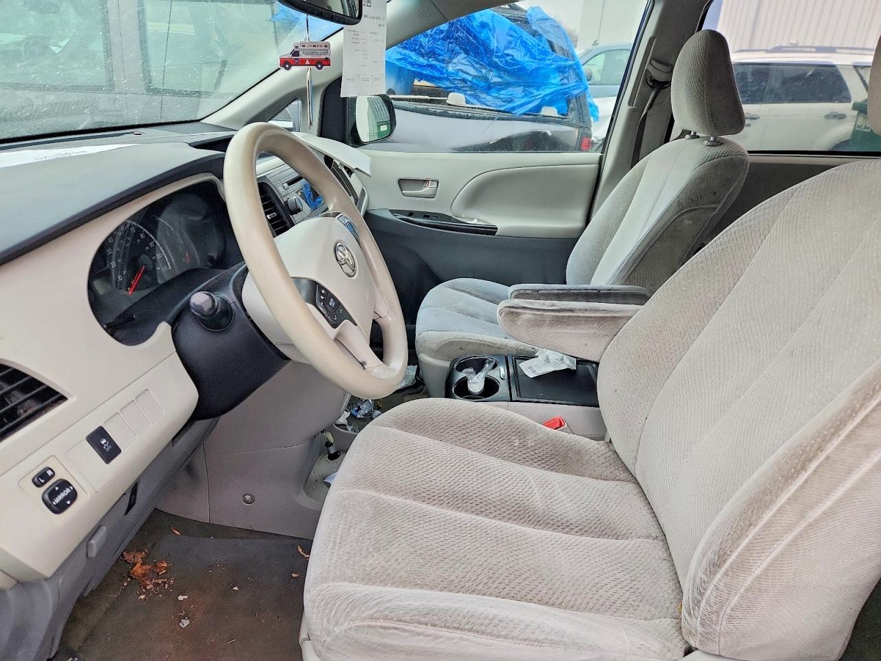 2014 TOYOTA SIENNA