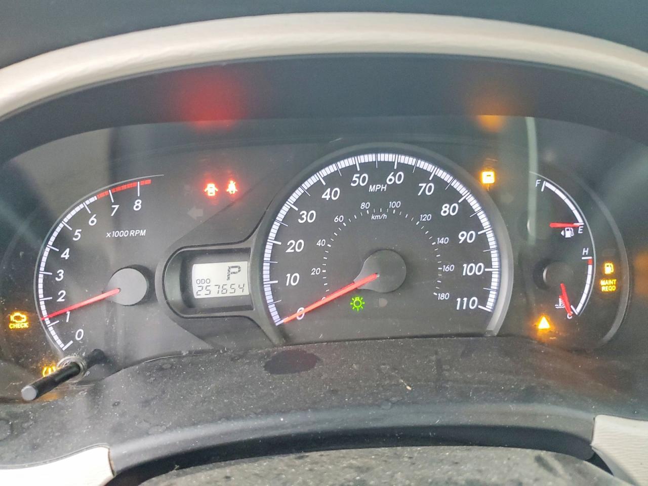 2011 TOYOTA SIENNA