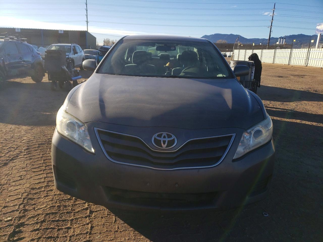 2011 TOYOTA CAMRY