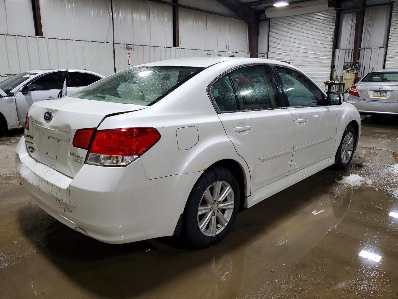 2012 SUBARU Legacy