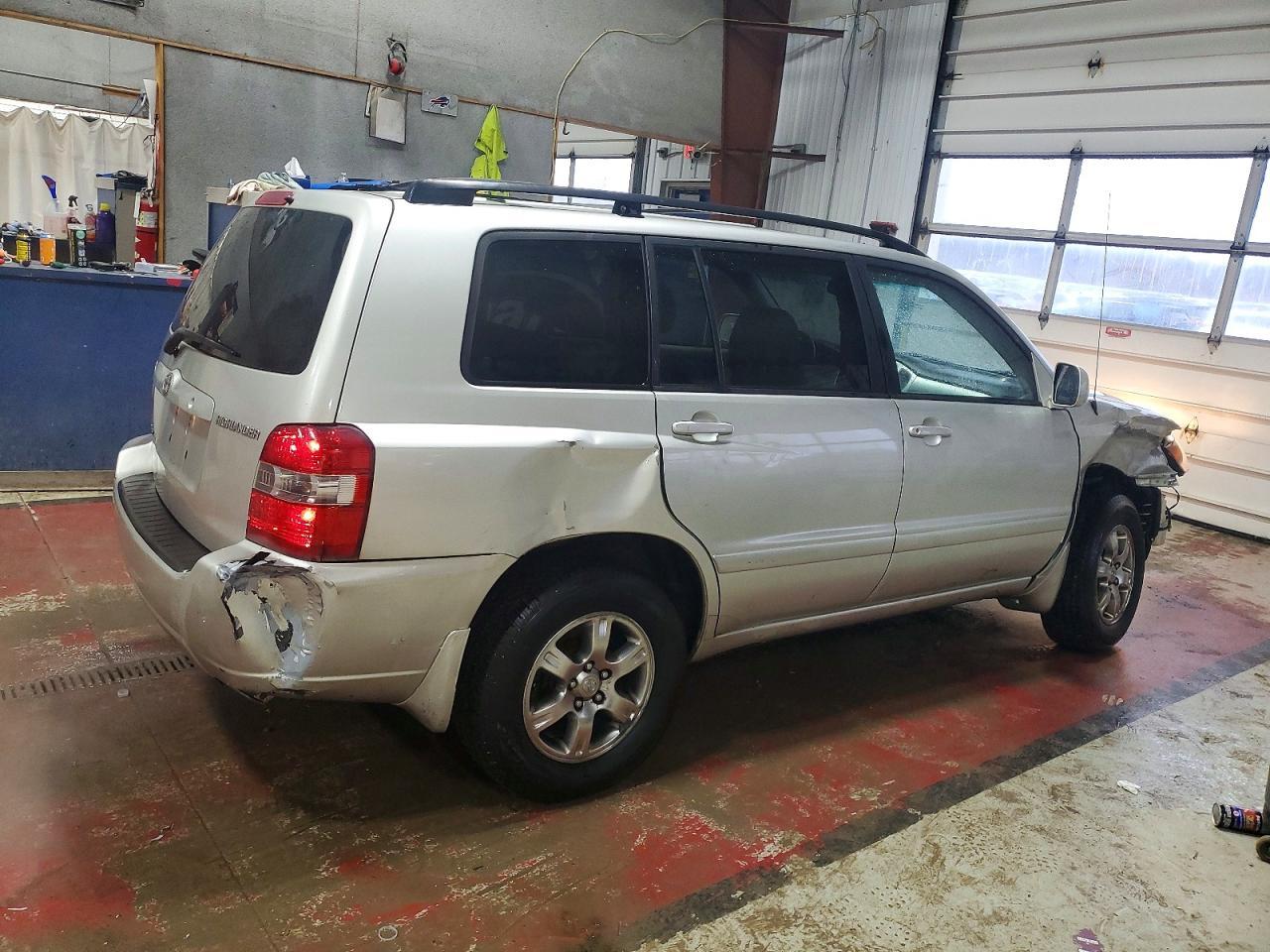 2005 TOYOTA HIGHLANDER