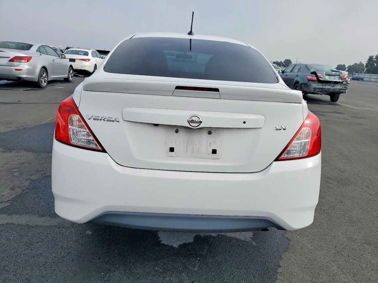 2017 NISSAN VERSA