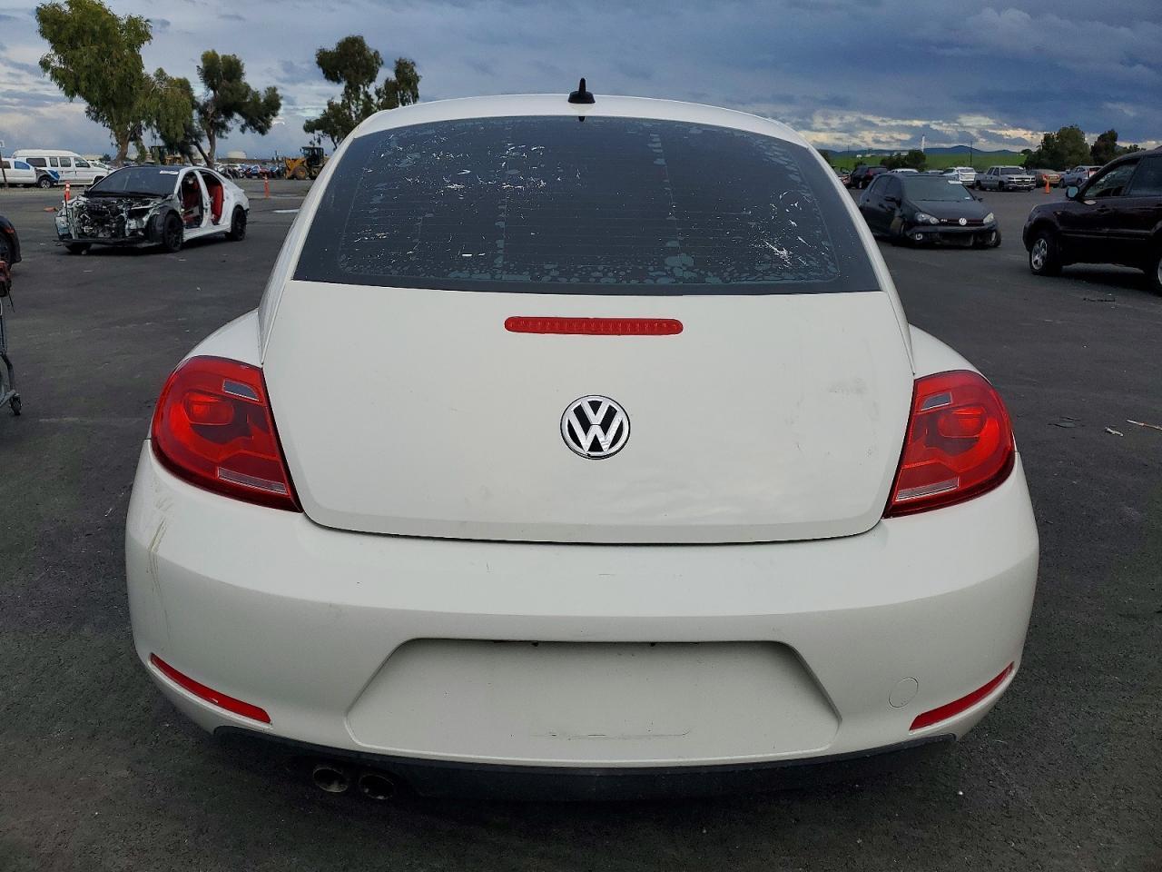 2014 VOLKSWAGEN Beetle