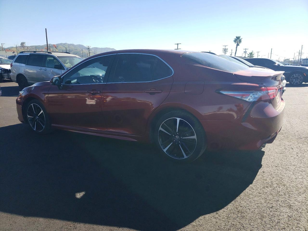2018 TOYOTA CAMRY