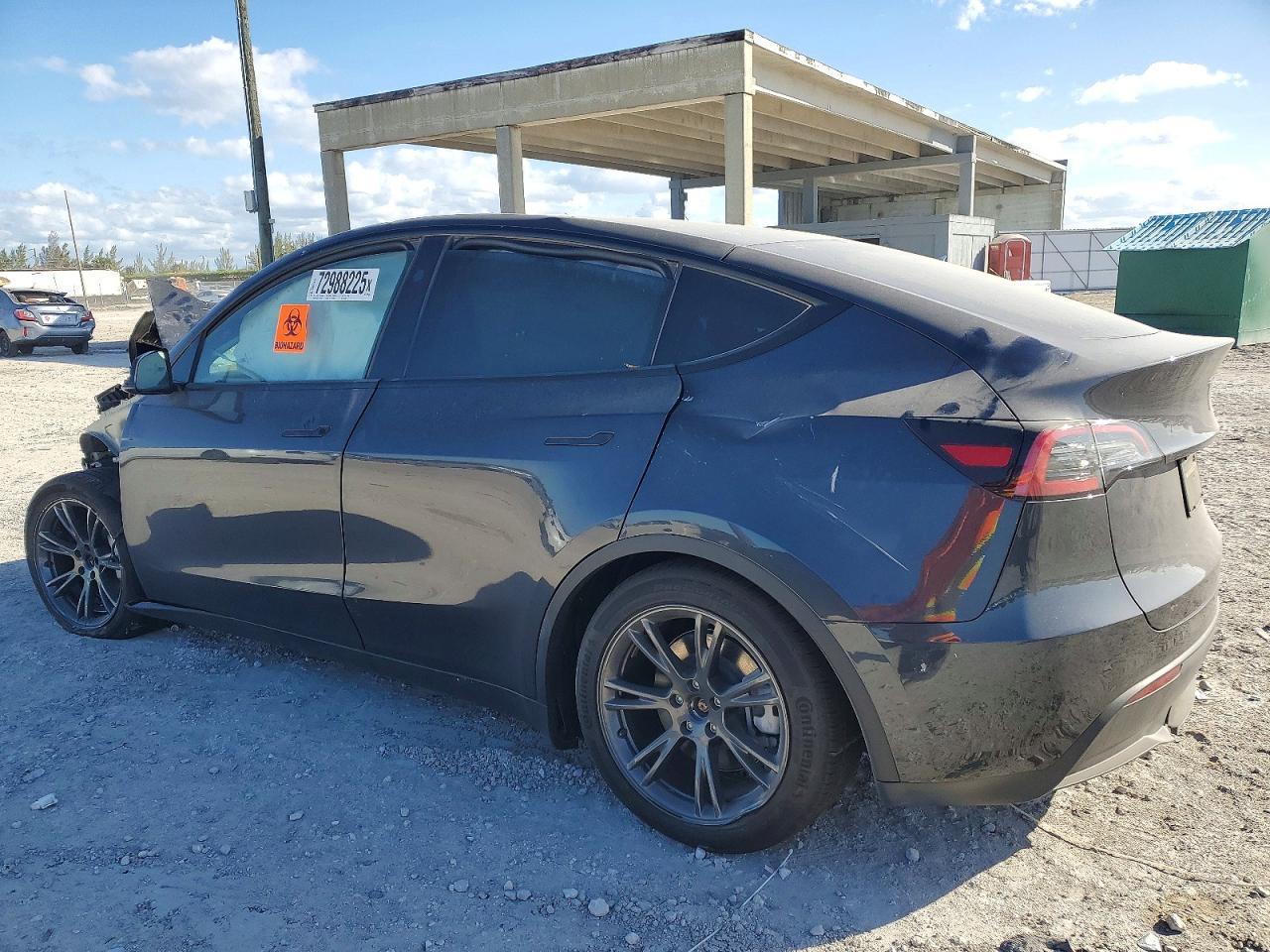 2024 TESLA MODEL Y
