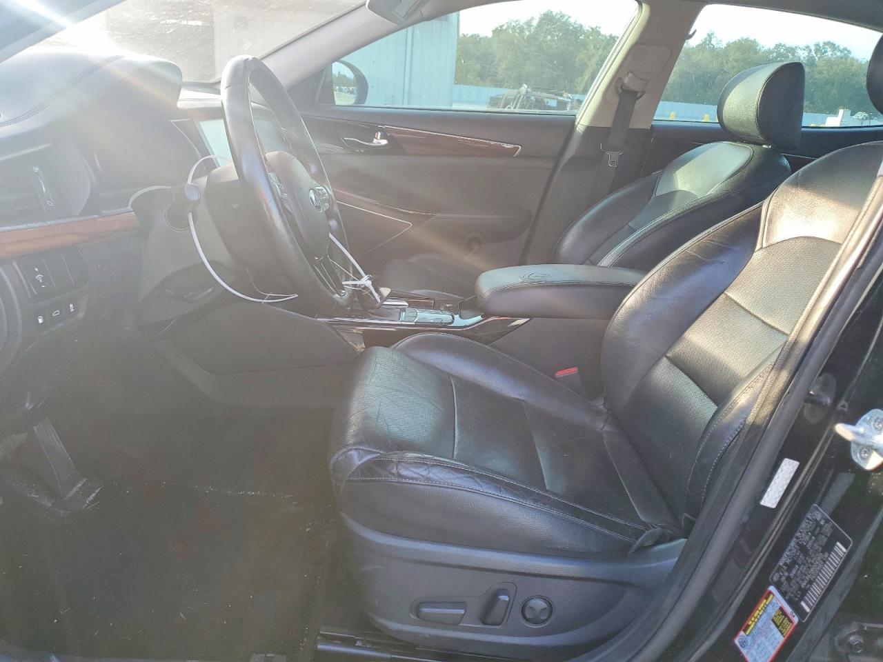 2017 KIA Cadenza