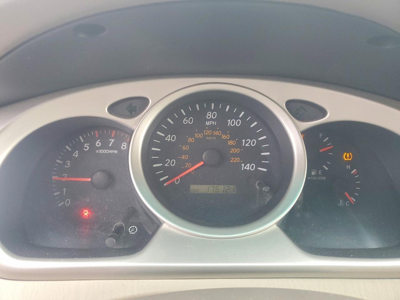 2004 TOYOTA HIGHLANDER