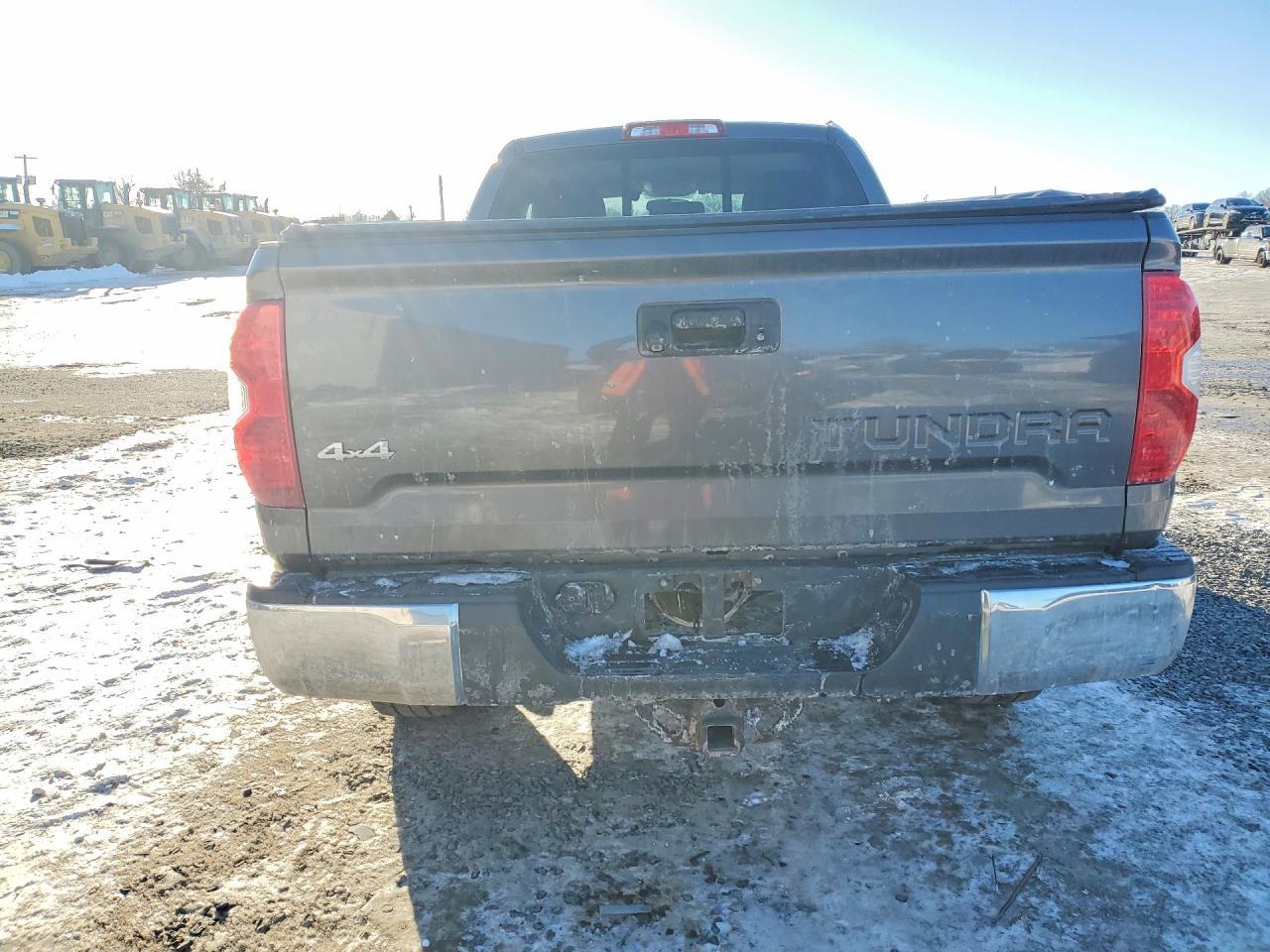2016 TOYOTA TUNDRA