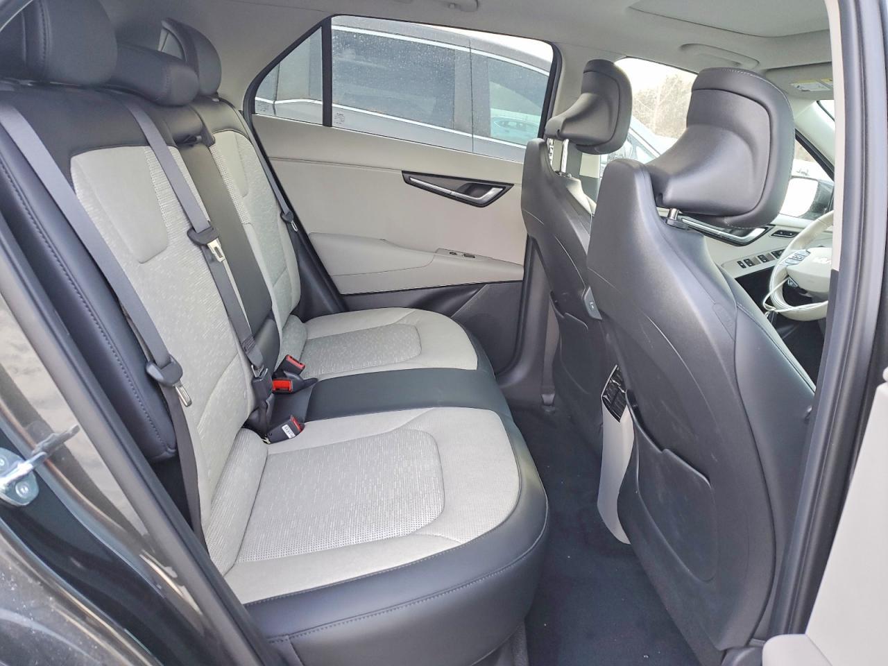 2023 KIA Niro