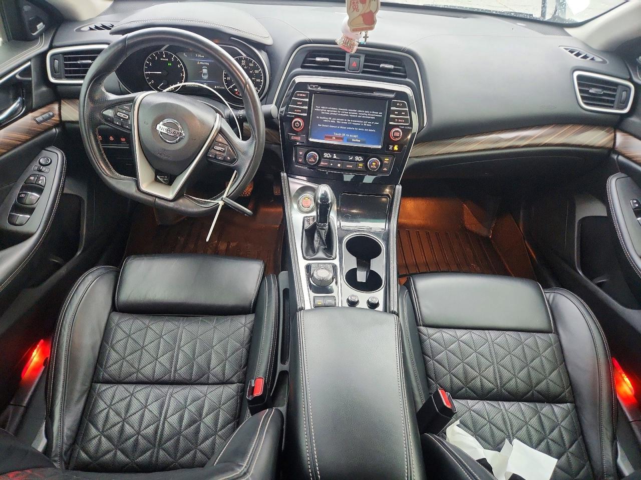 2017 NISSAN Maxima
