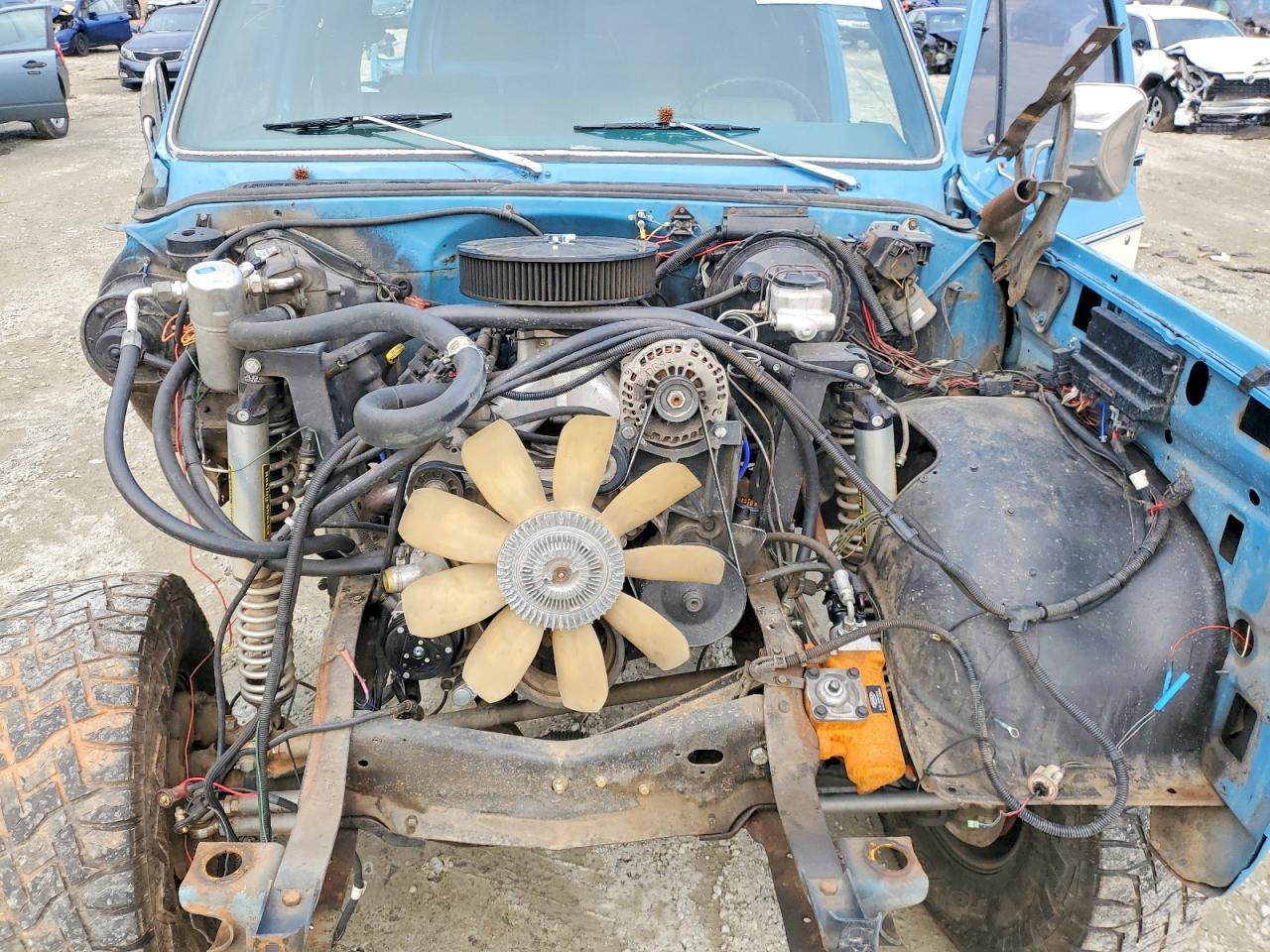 1975 CHEVROLET Suburan