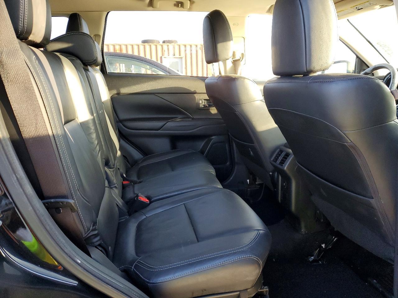 2019 MITSUBISHI outlander