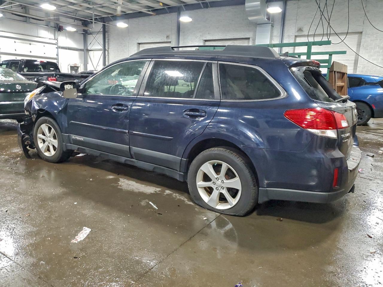 2013 SUBARU Outback