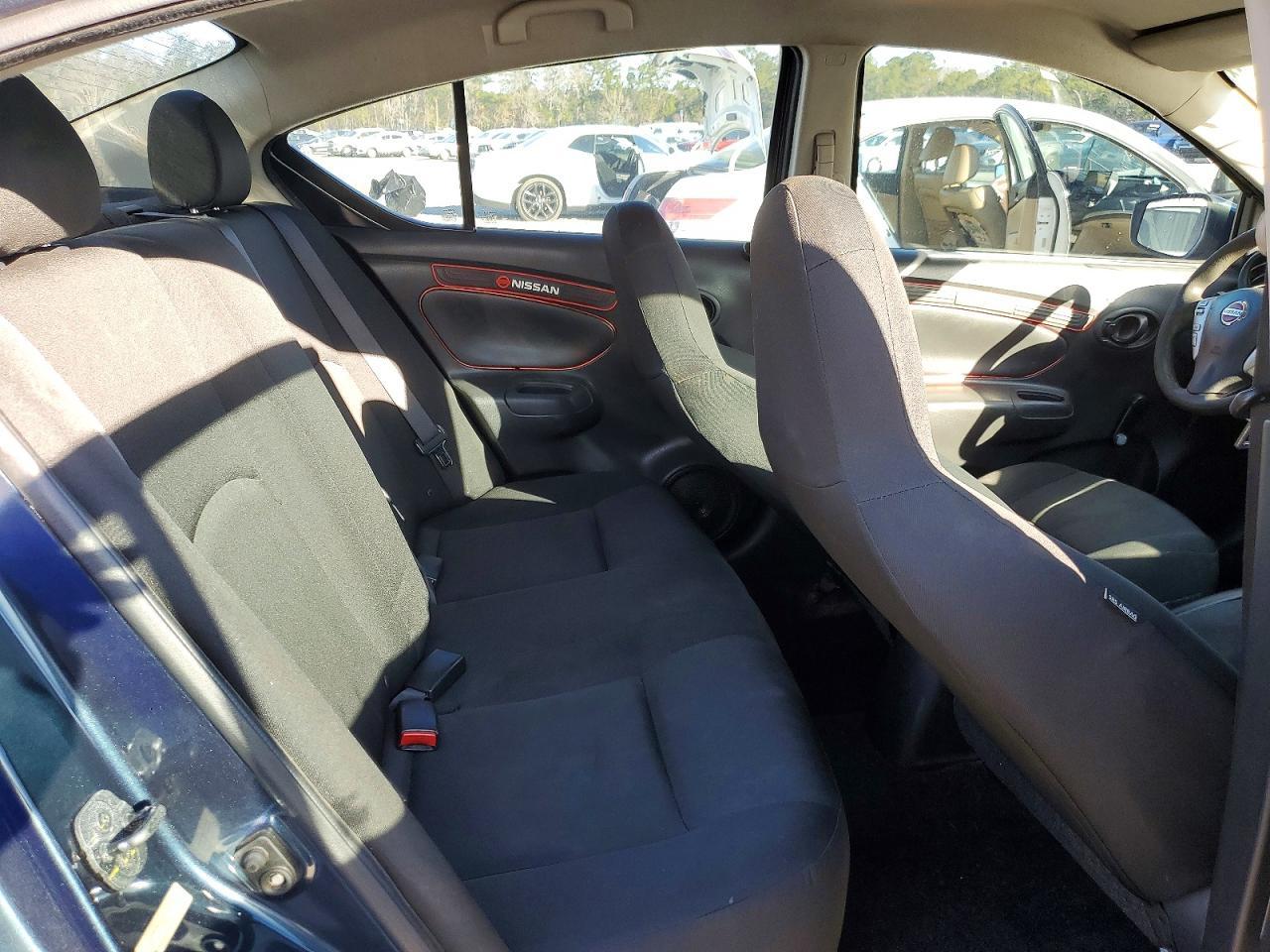 2017 NISSAN VERSA