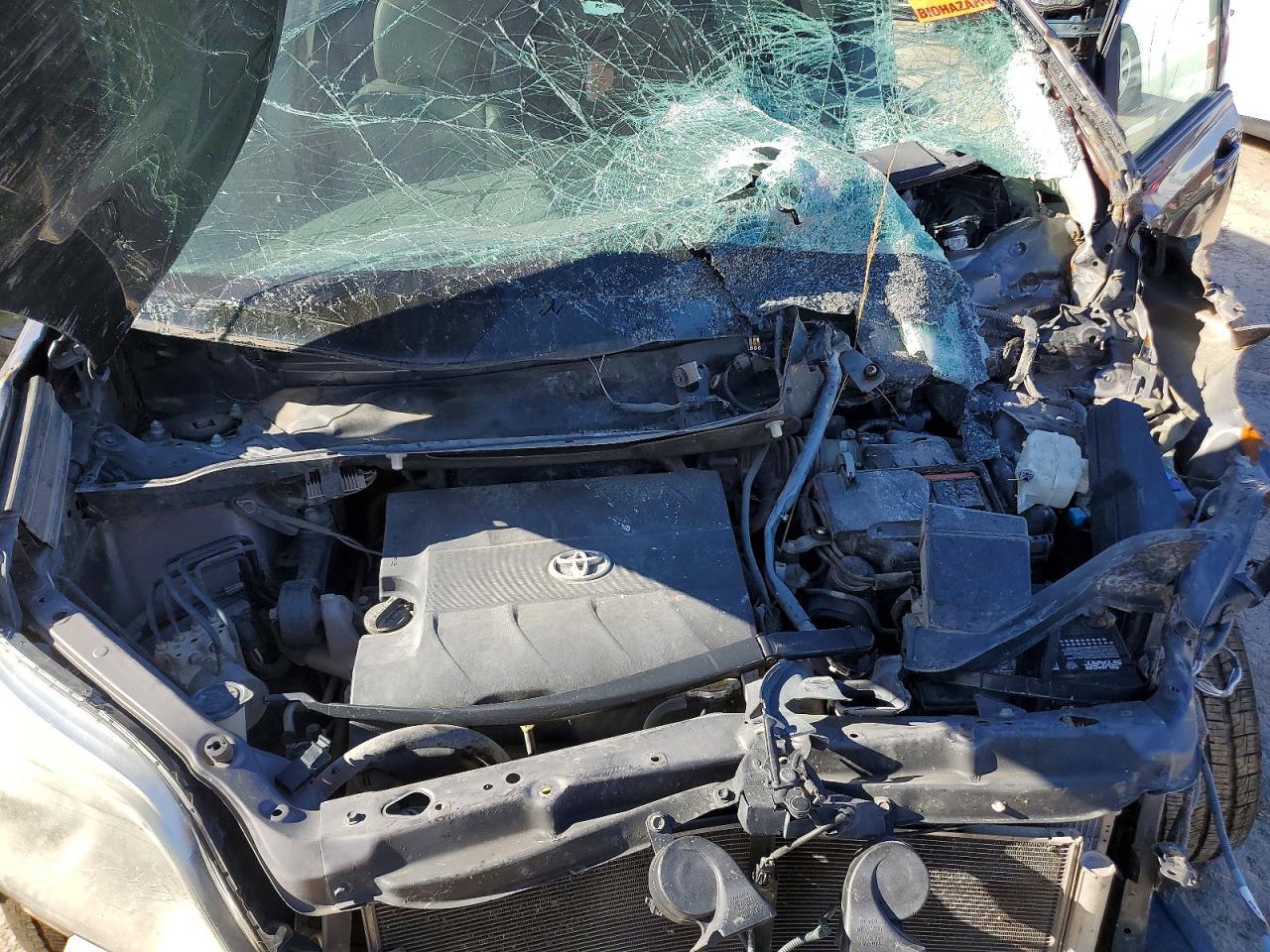 2014 TOYOTA SIENNA