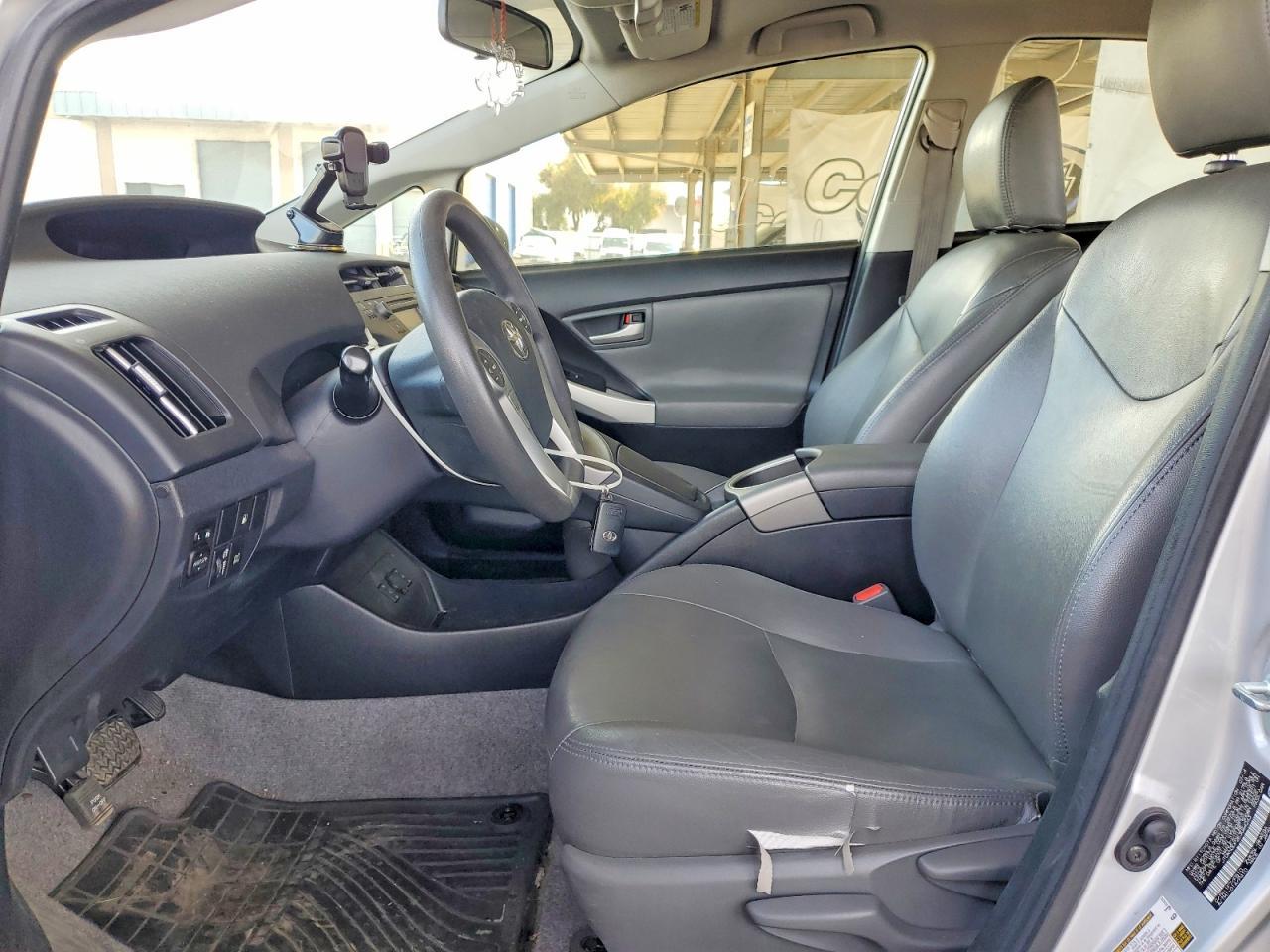 2014 TOYOTA Prius Plug-In