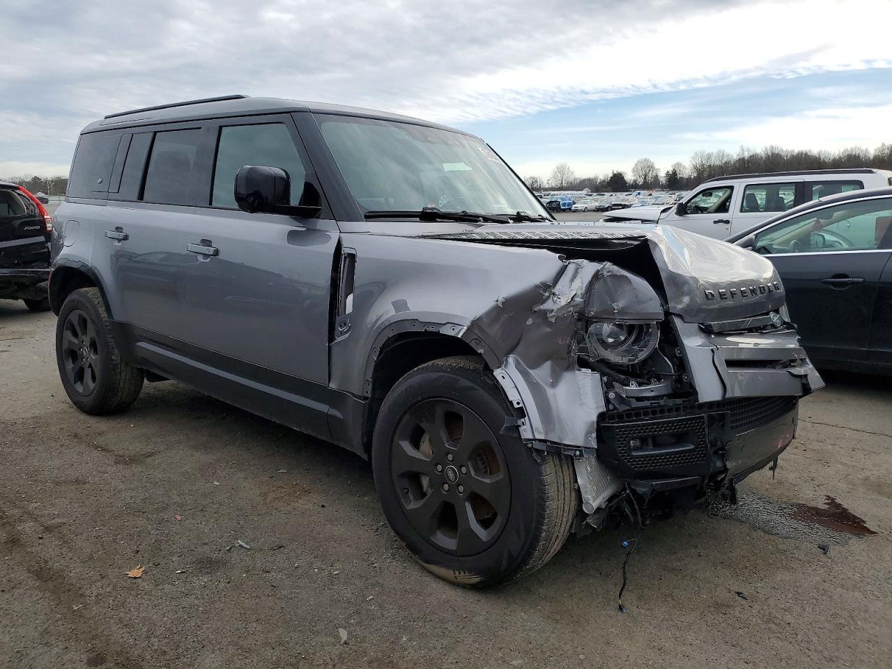 2024 LAND ROVER Defender