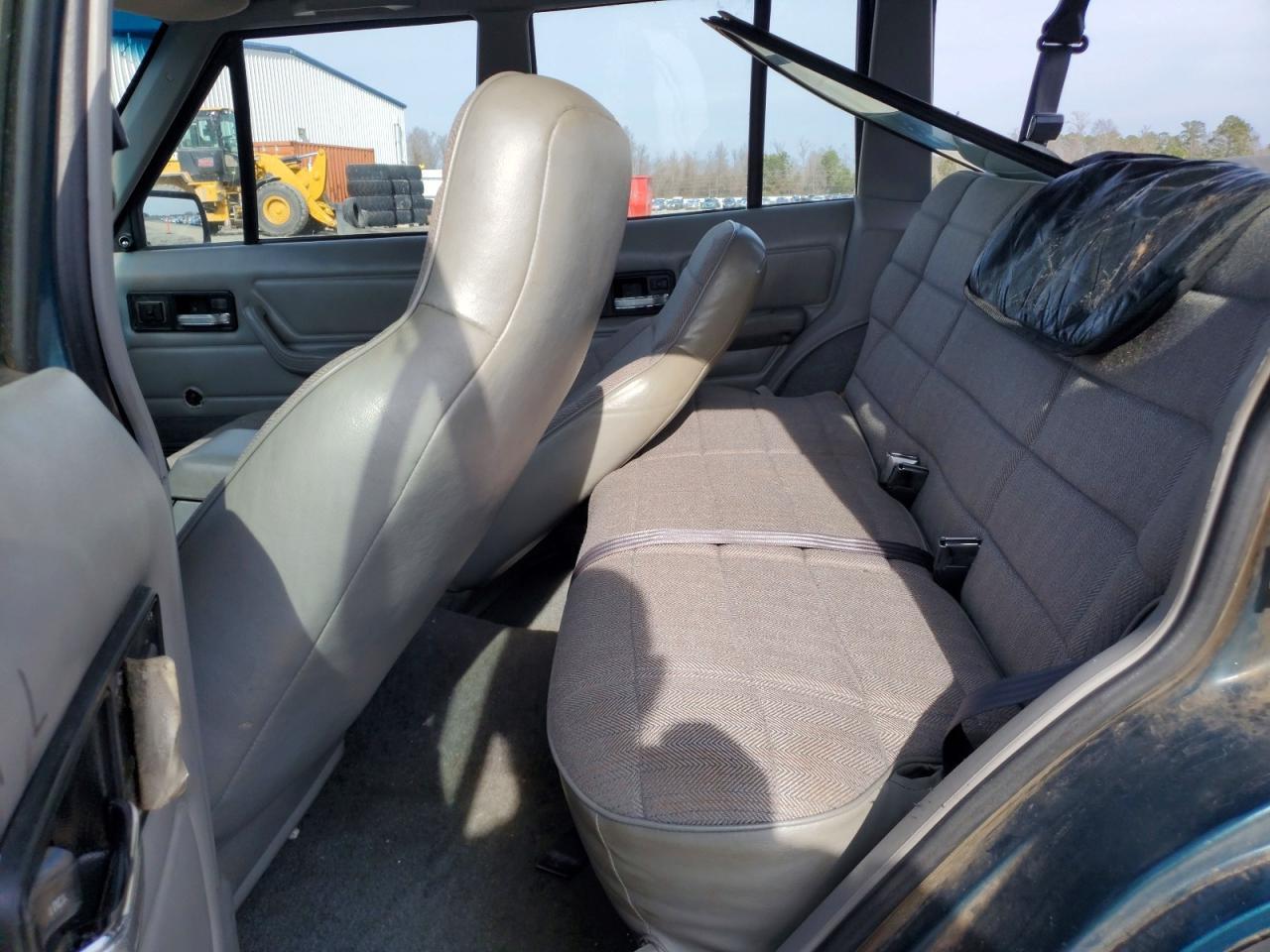 1995 JEEP Cher Se