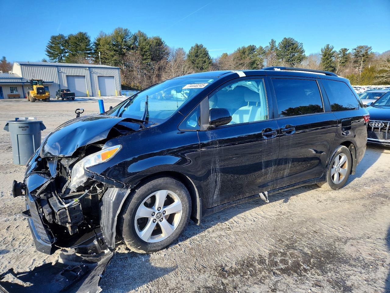 2018 TOYOTA SIENNA