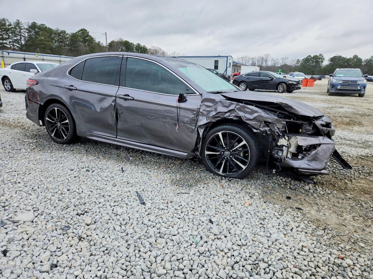 2019 TOYOTA CAMRY