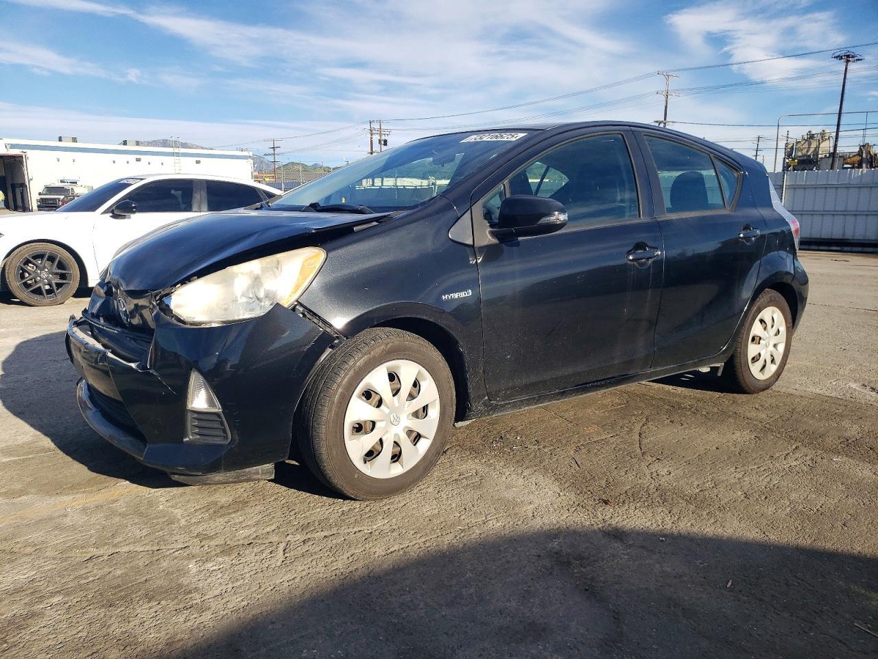2013 TOYOTA Prius c
