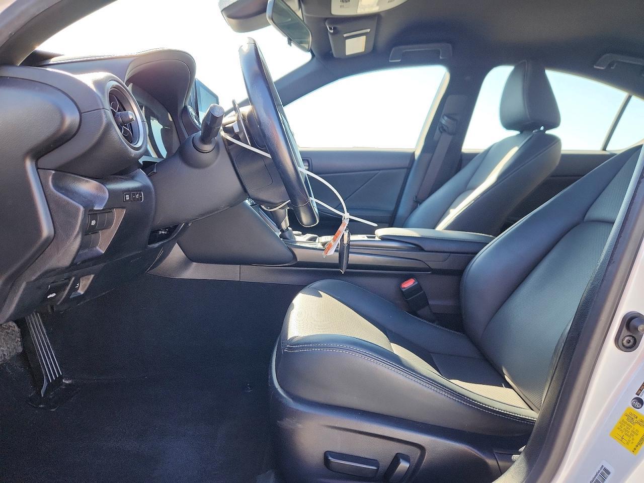 2022 LEXUS IS 300
