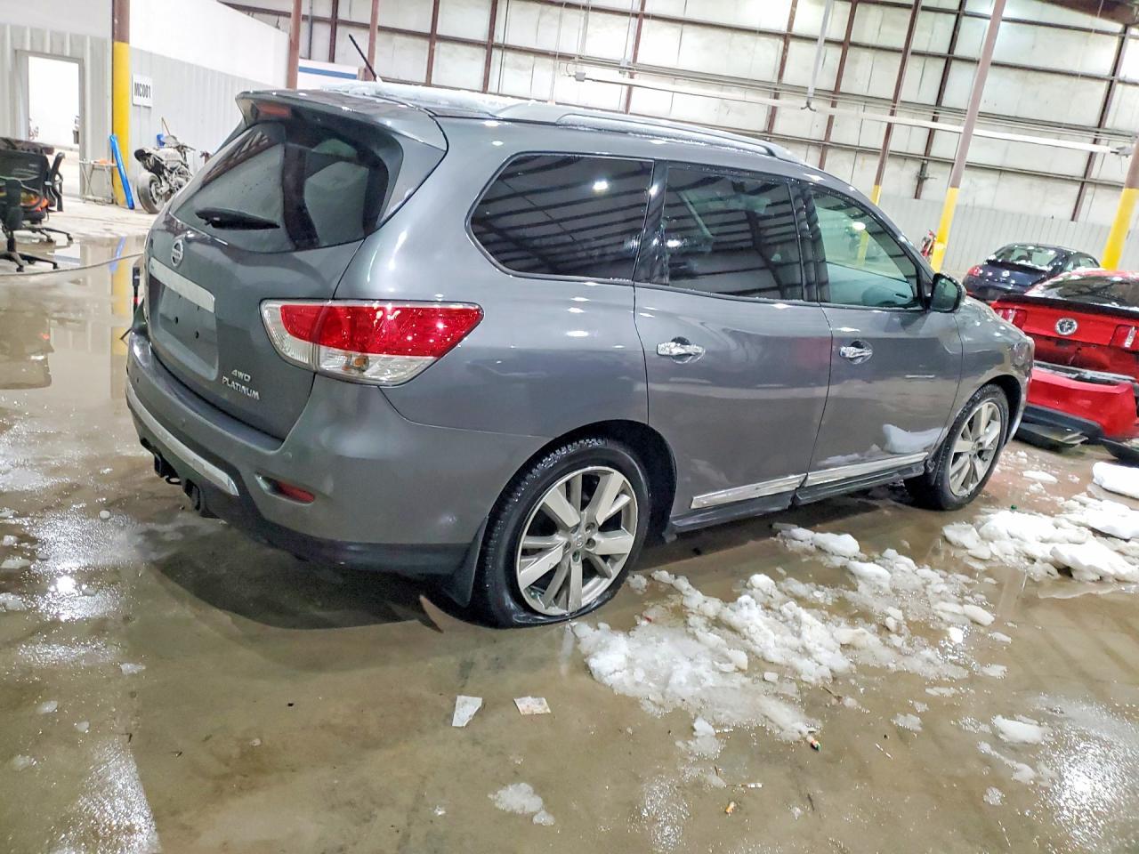 2016 NISSAN PATHFINDER