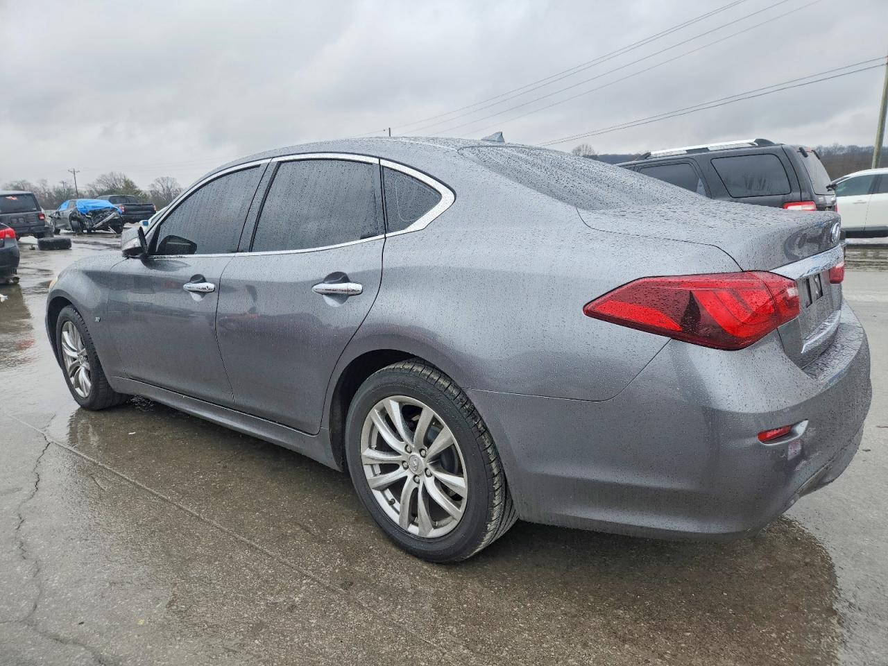 2016 INFINITI Q70