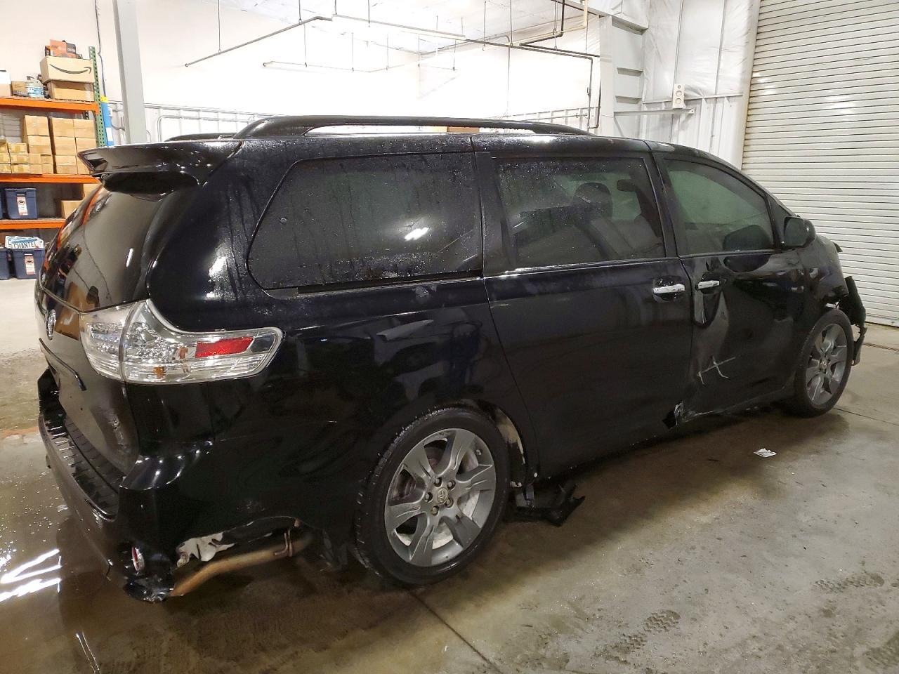 2015 TOYOTA SIENNA