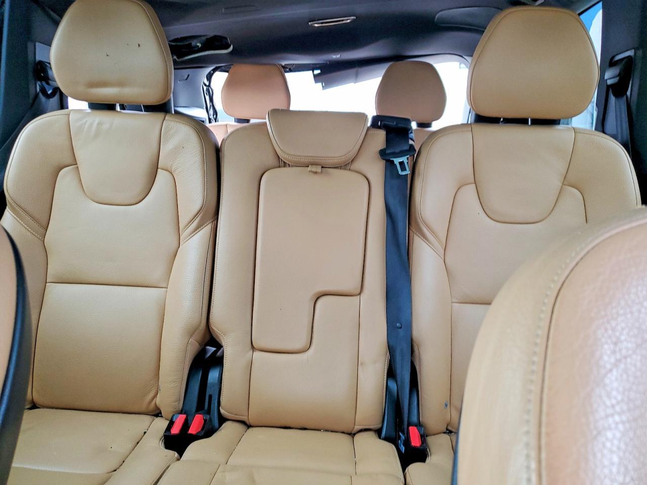 2017 VOLVO XC90