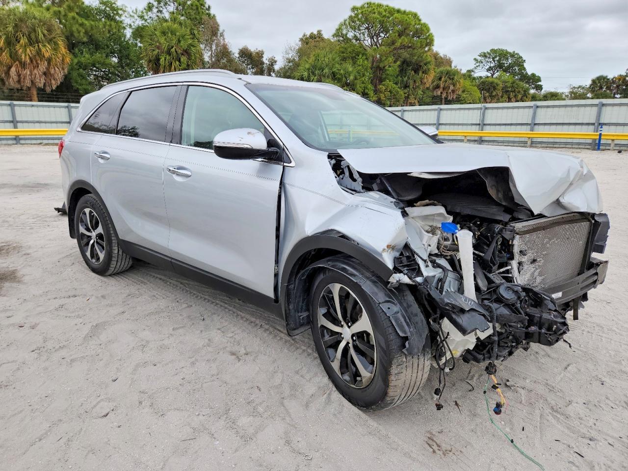 2016 KIA SORENTO