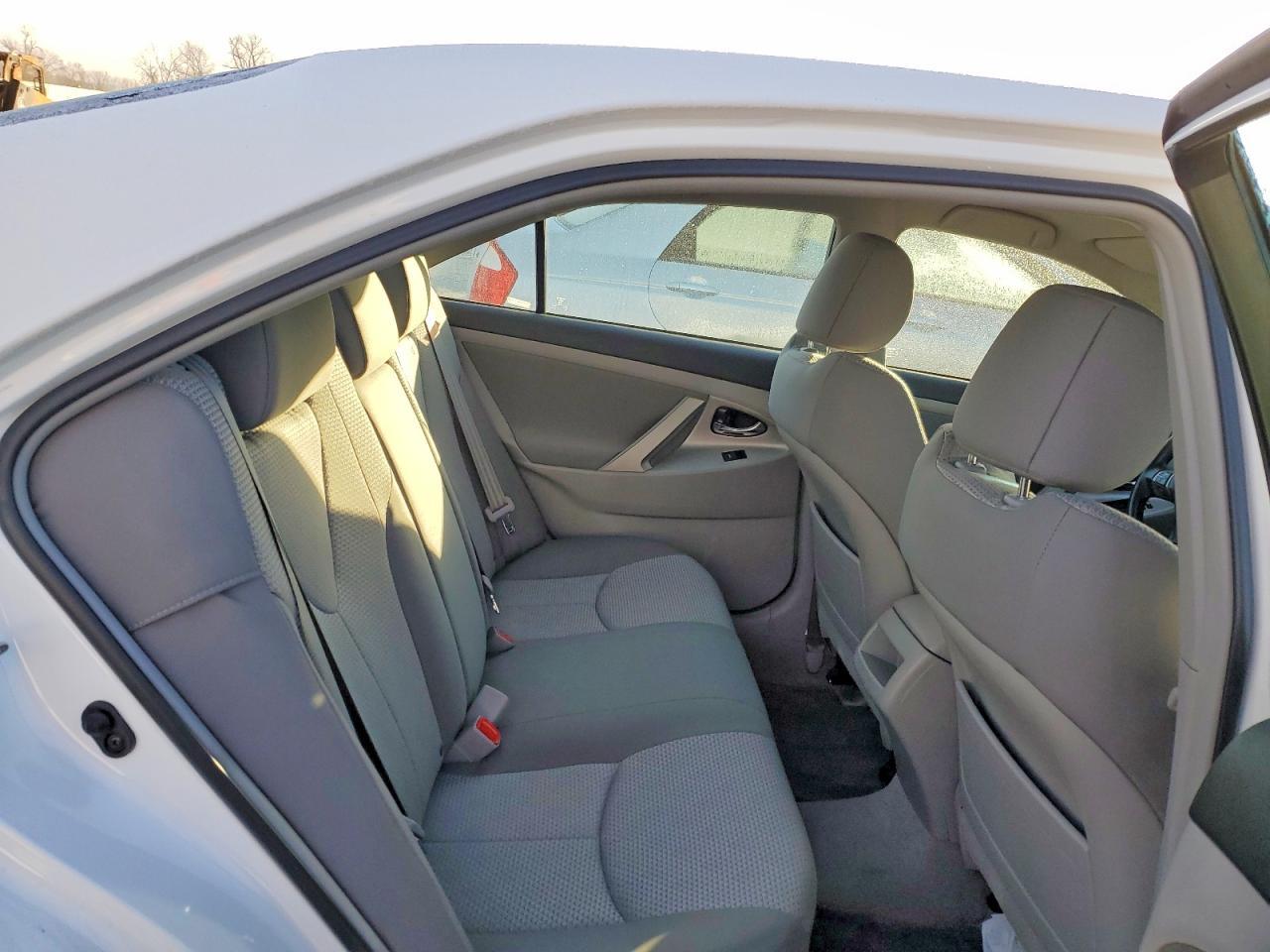 2011 TOYOTA CAMRY