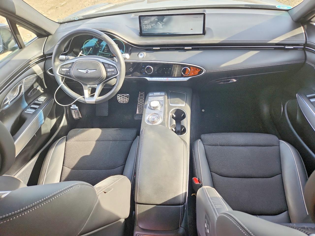 2024 GENESIS GV70
