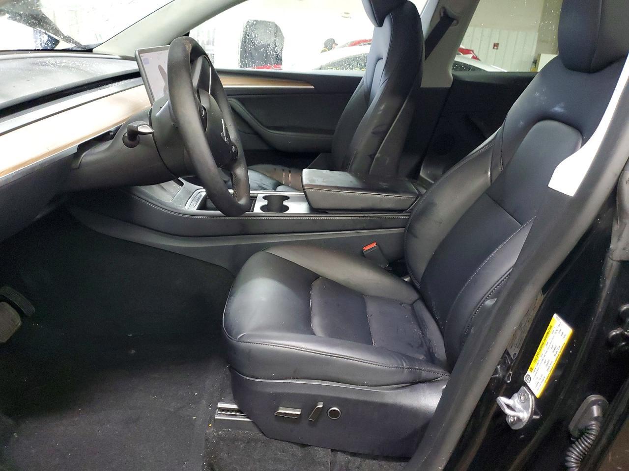 2025 TESLA MODEL Y