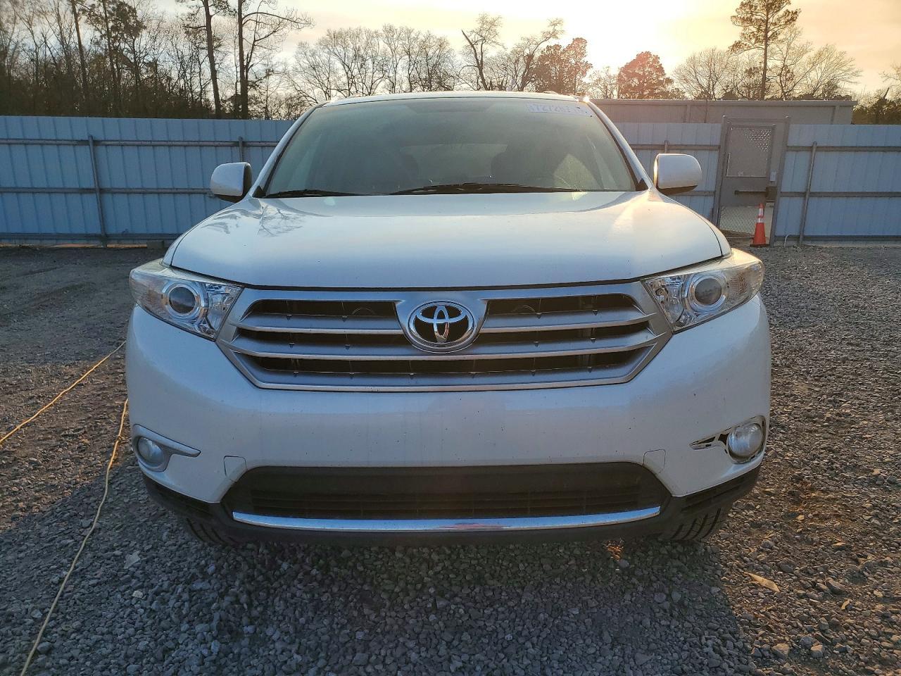 2013 TOYOTA HIGHLANDER