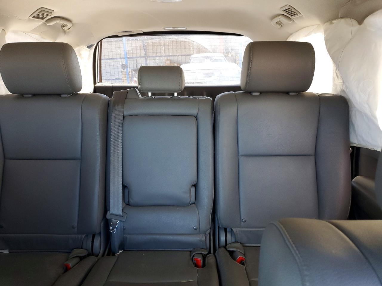 2013 TOYOTA Sequoia