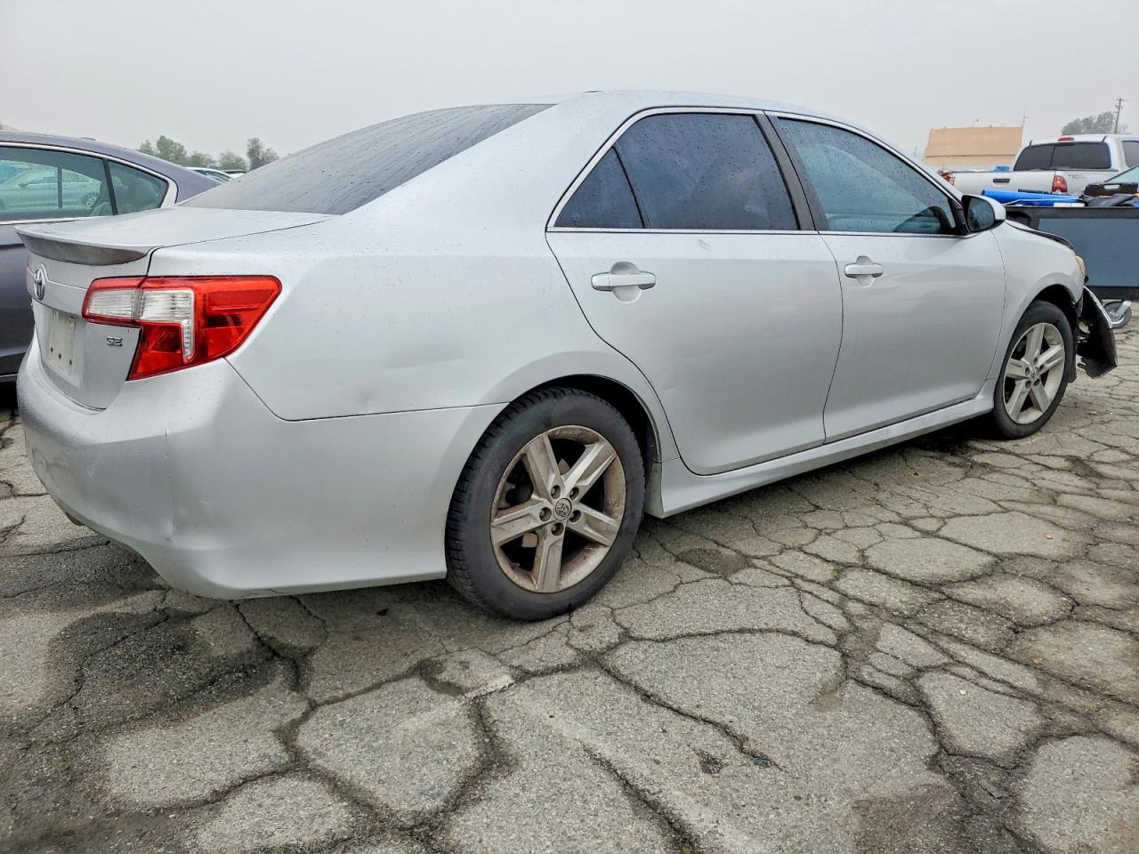 2014 TOYOTA CAMRY