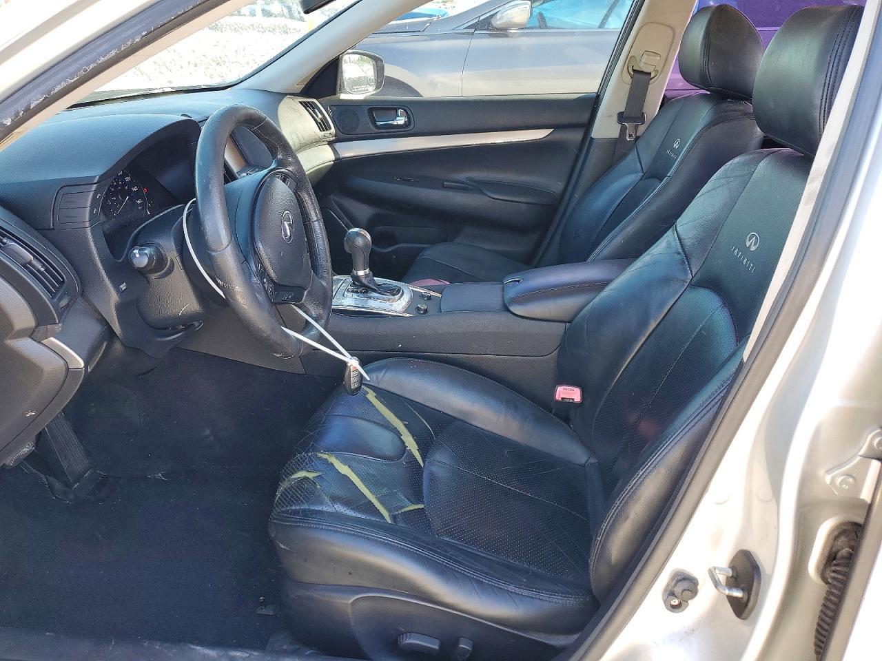 2011 INFINITI G37