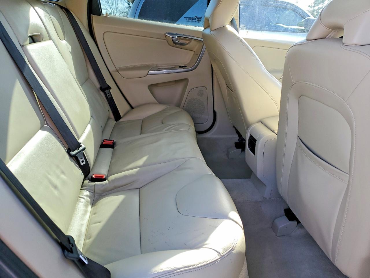 2016 VOLVO XC60
