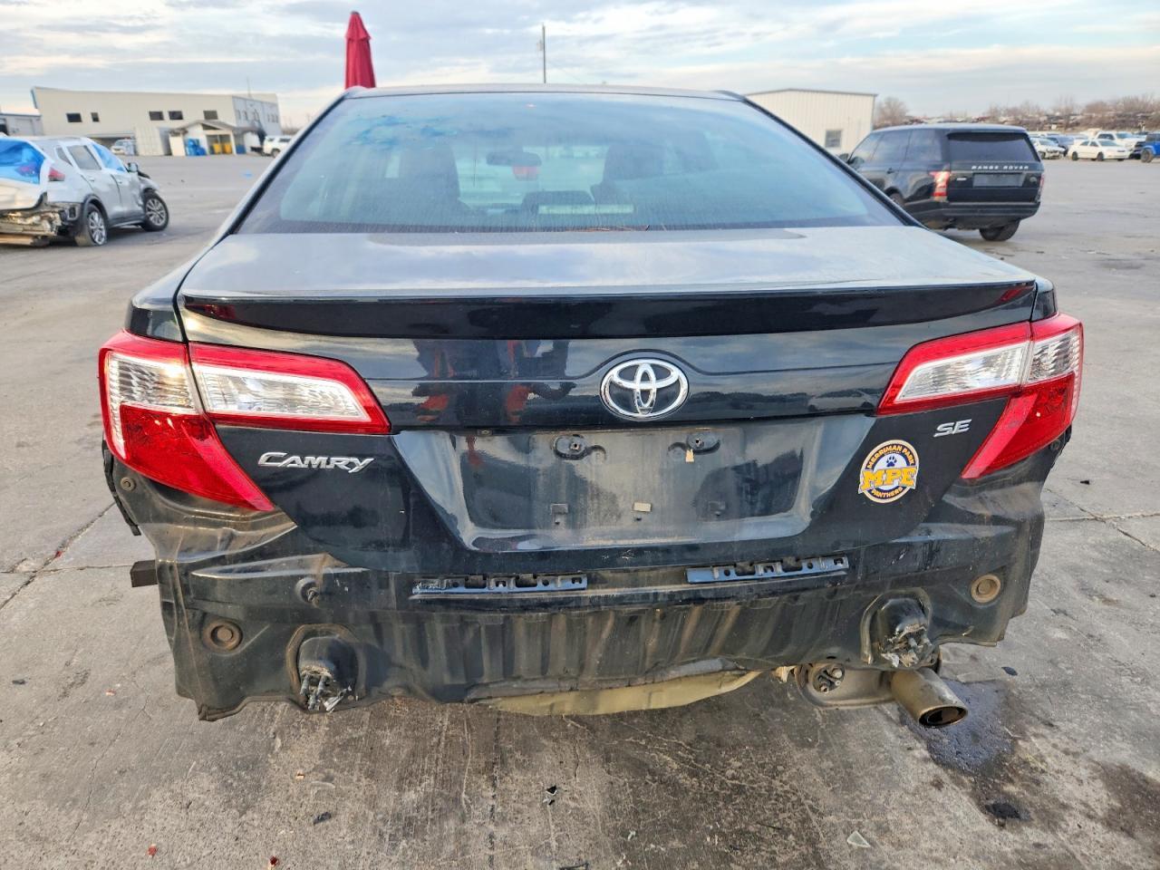 2014 TOYOTA CAMRY