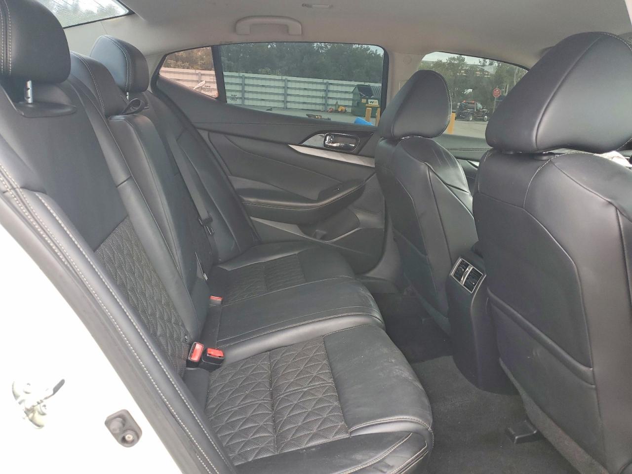 2016 NISSAN Maxima