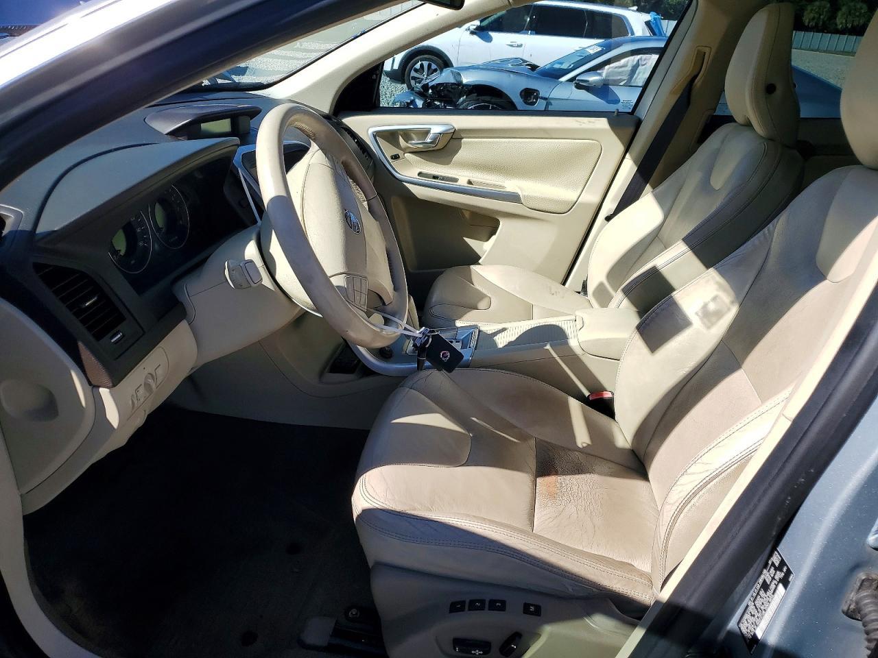 2010 VOLVO XC60