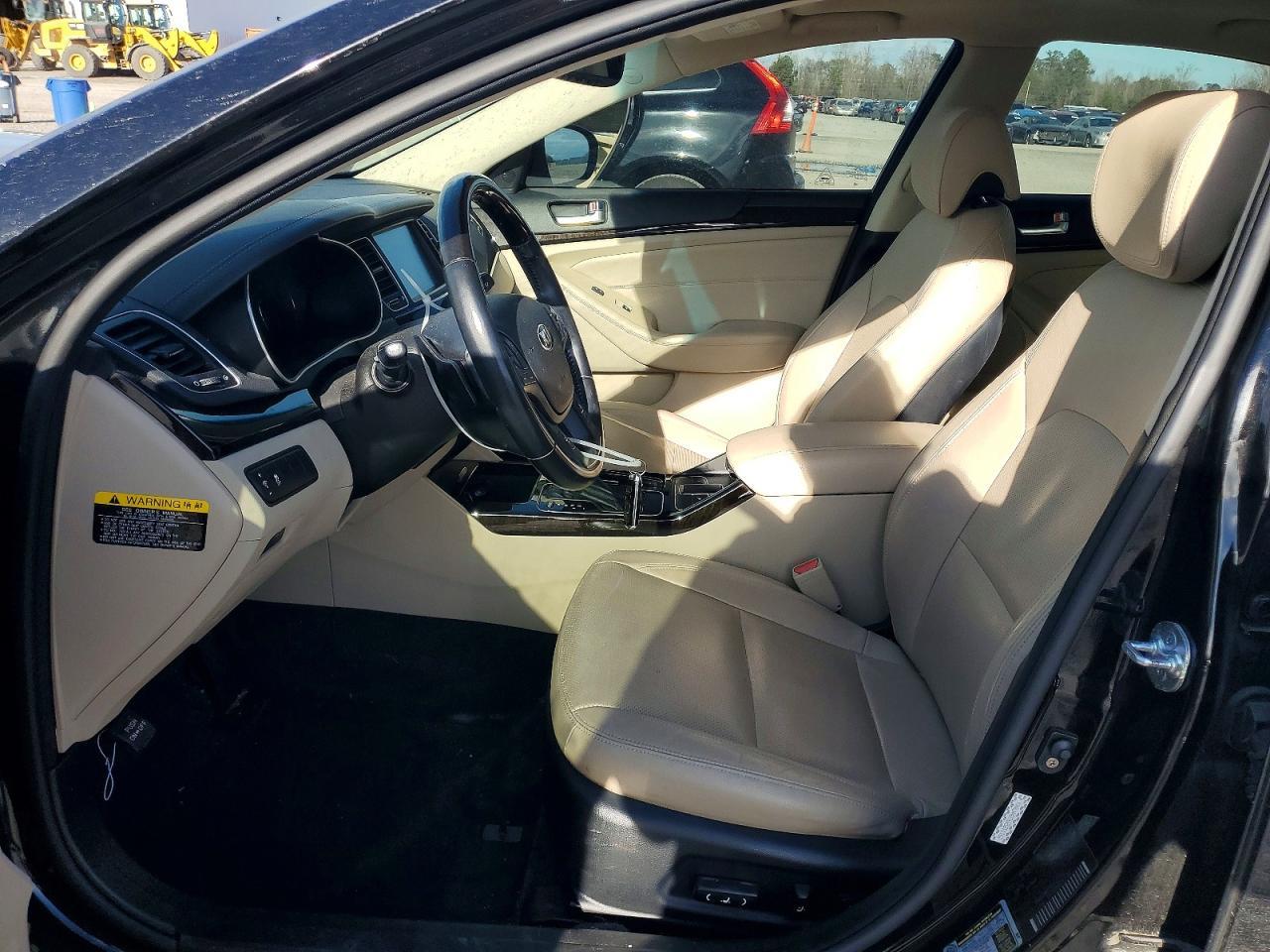 2016 KIA Cadenza