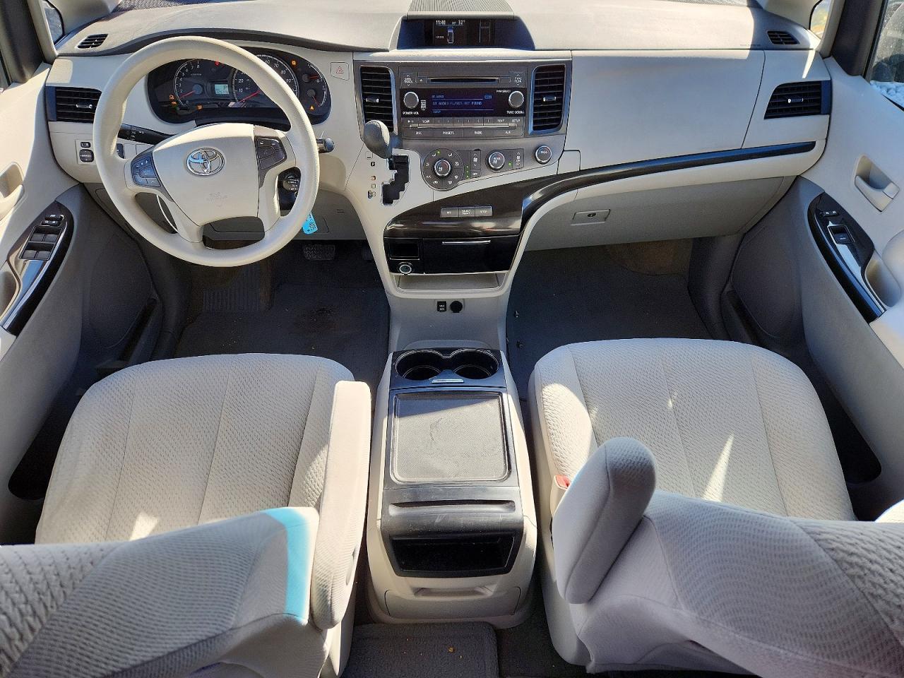 2012 TOYOTA SIENNA