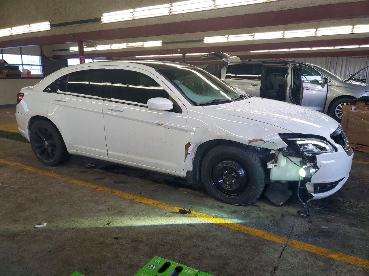 2013 CHRYSLER 200