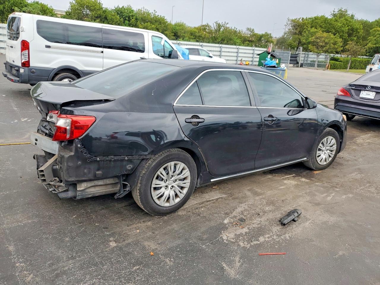 2014 TOYOTA CAMRY