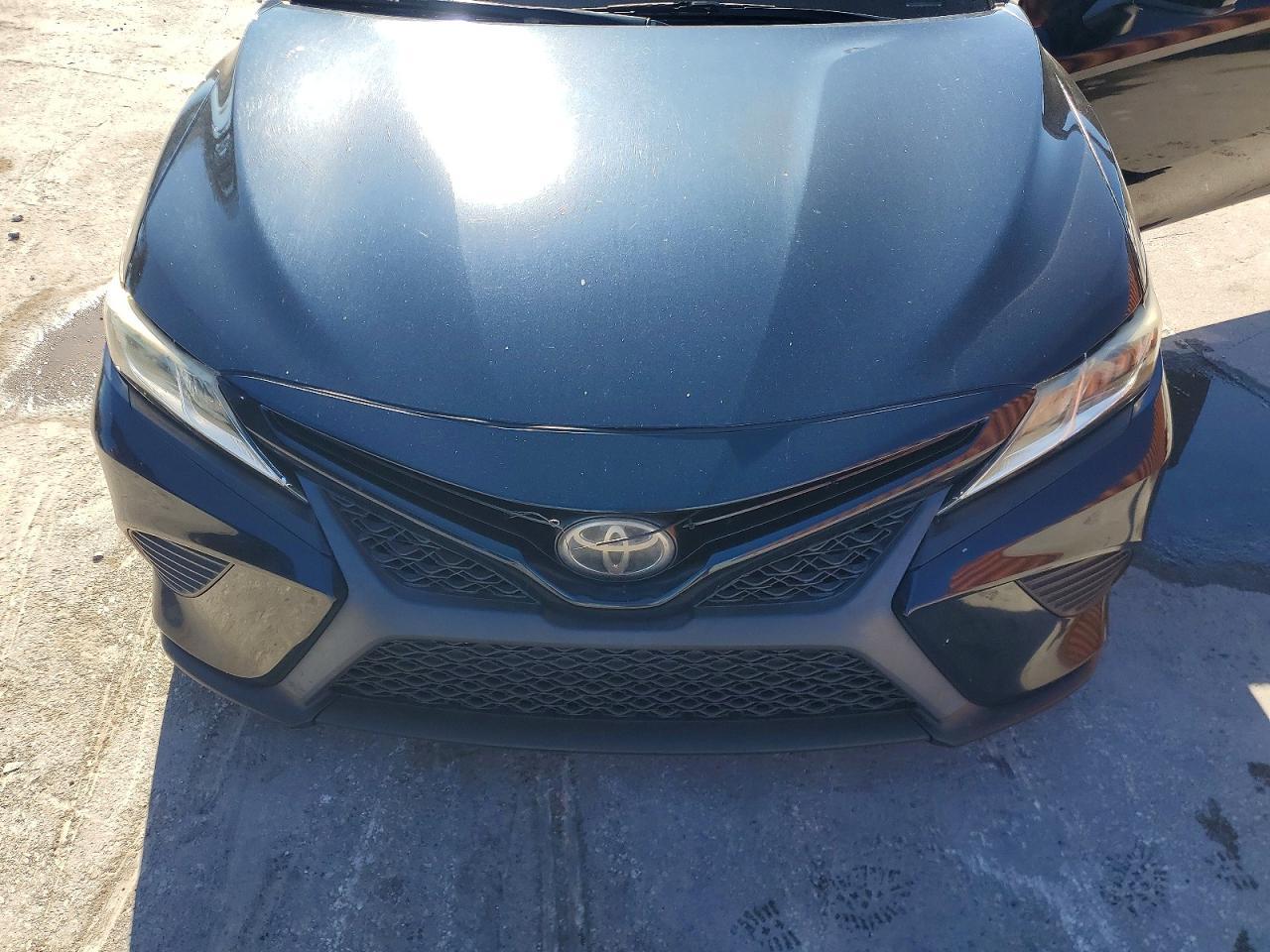 2018 TOYOTA CAMRY