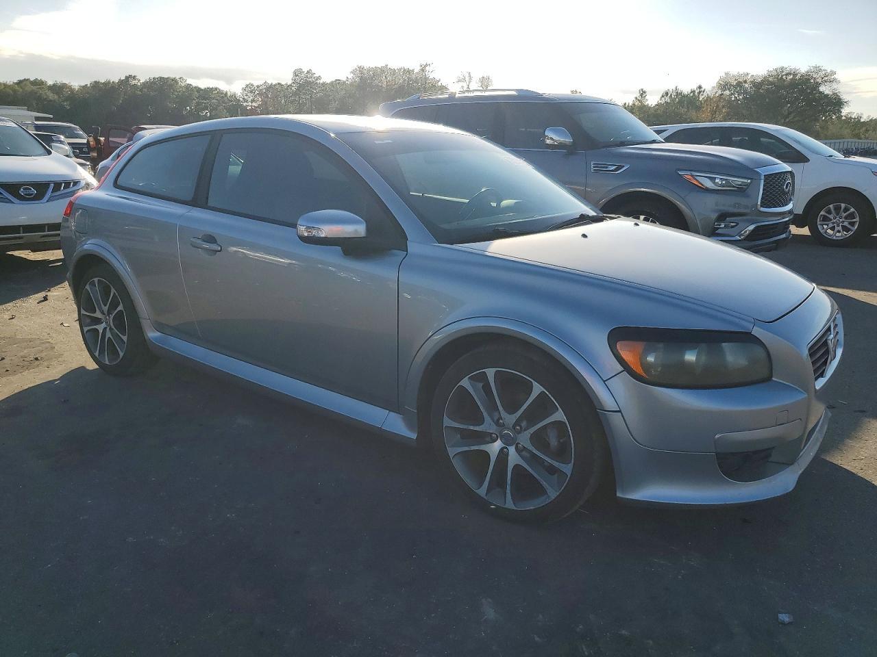 2010 VOLVO C30
