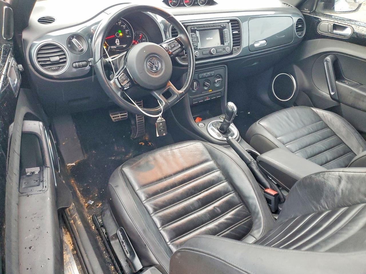 2012 VOLKSWAGEN Beetle